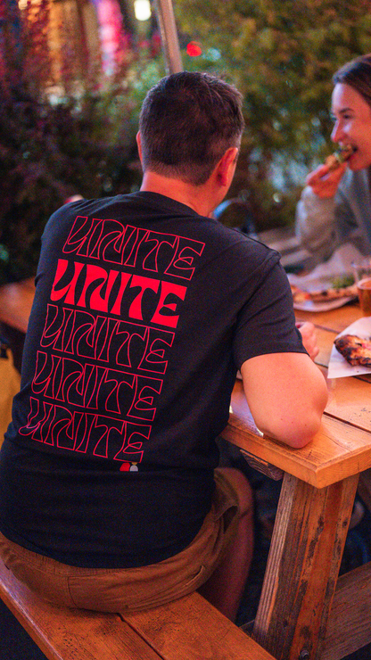 UNITE – Schwarzes T-Shirt mit normaler Passform