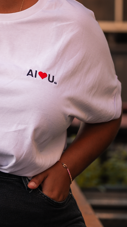 AI Loves U – Weißes, kurz geschnittenes T-Shirt mit 'Oversized' Passform