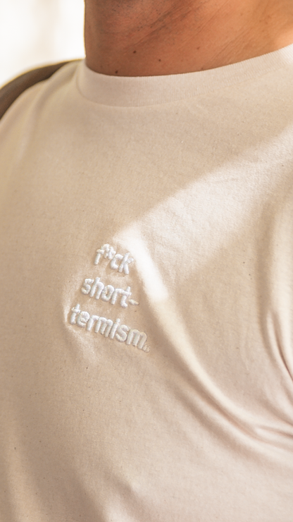 f*ck short-termism – T-Shirt aus recycelter Bio-Baumwolle mit normaler Passform