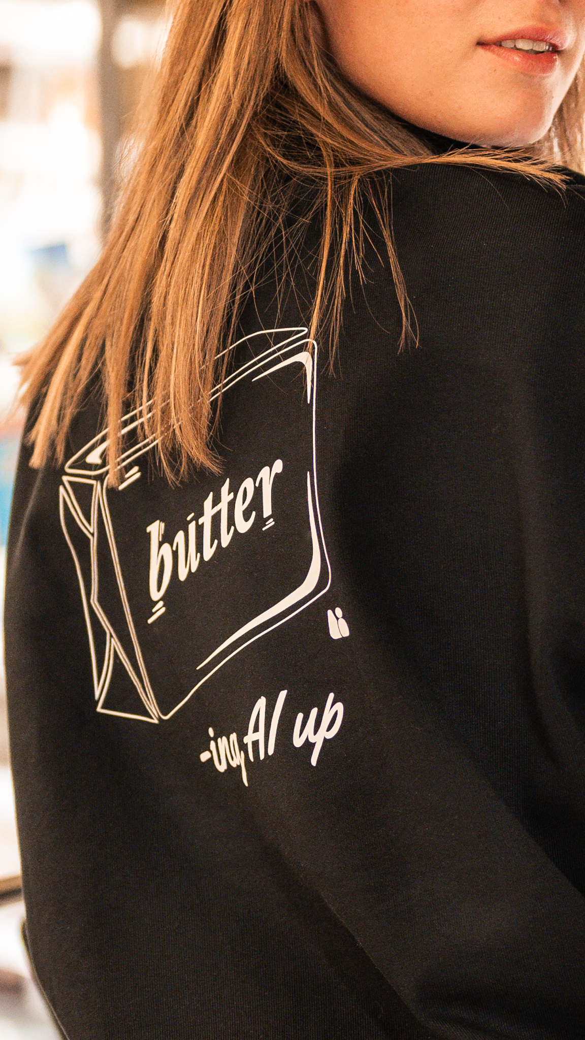 Buttering AI up – Schwarzes 'Oversized' Sweatshirt mit Viertelreißverschluss